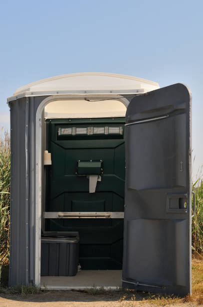 Best Porta potty rental near me  in Newton, IA