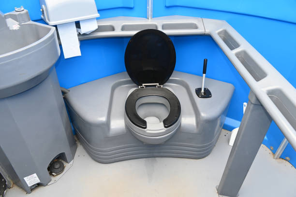 Best Portable restroom trailer rental  in Newton, IA